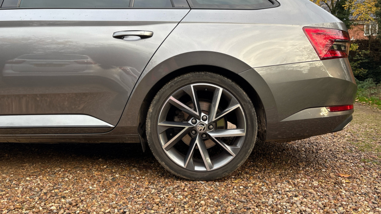 Skoda Superb 2.0 TDI CR 200 Sport Line Plus 5dr DSG Diesel Estate